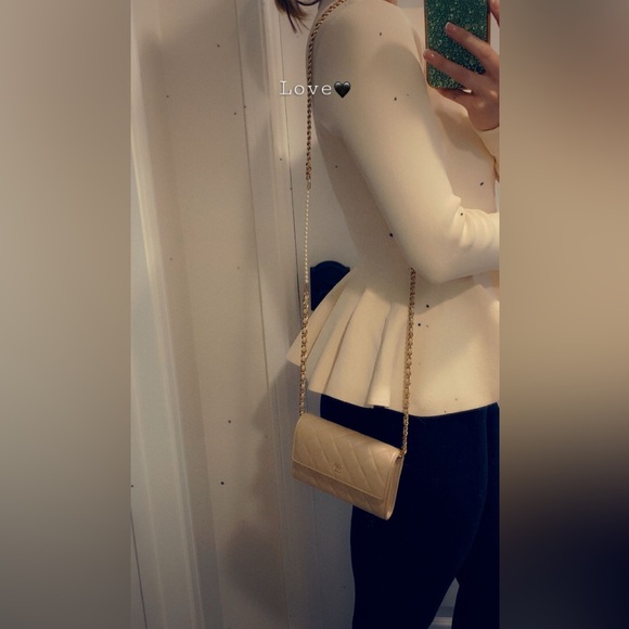 Rare Chanel pearl wallet on chain ✨ - Picture 10 of 12